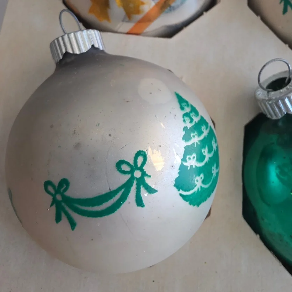 VTG Shiny Brite Glass Christmas Ornaments Set 9 Stenciled Orange & Green in Box
